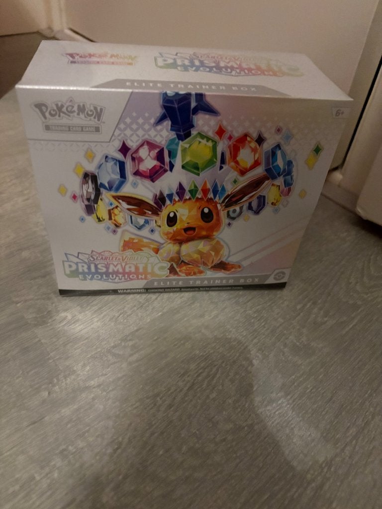 Pokemon Prismatic ETB, Ophalen of Verzenden, Nieuw, Boosterbox