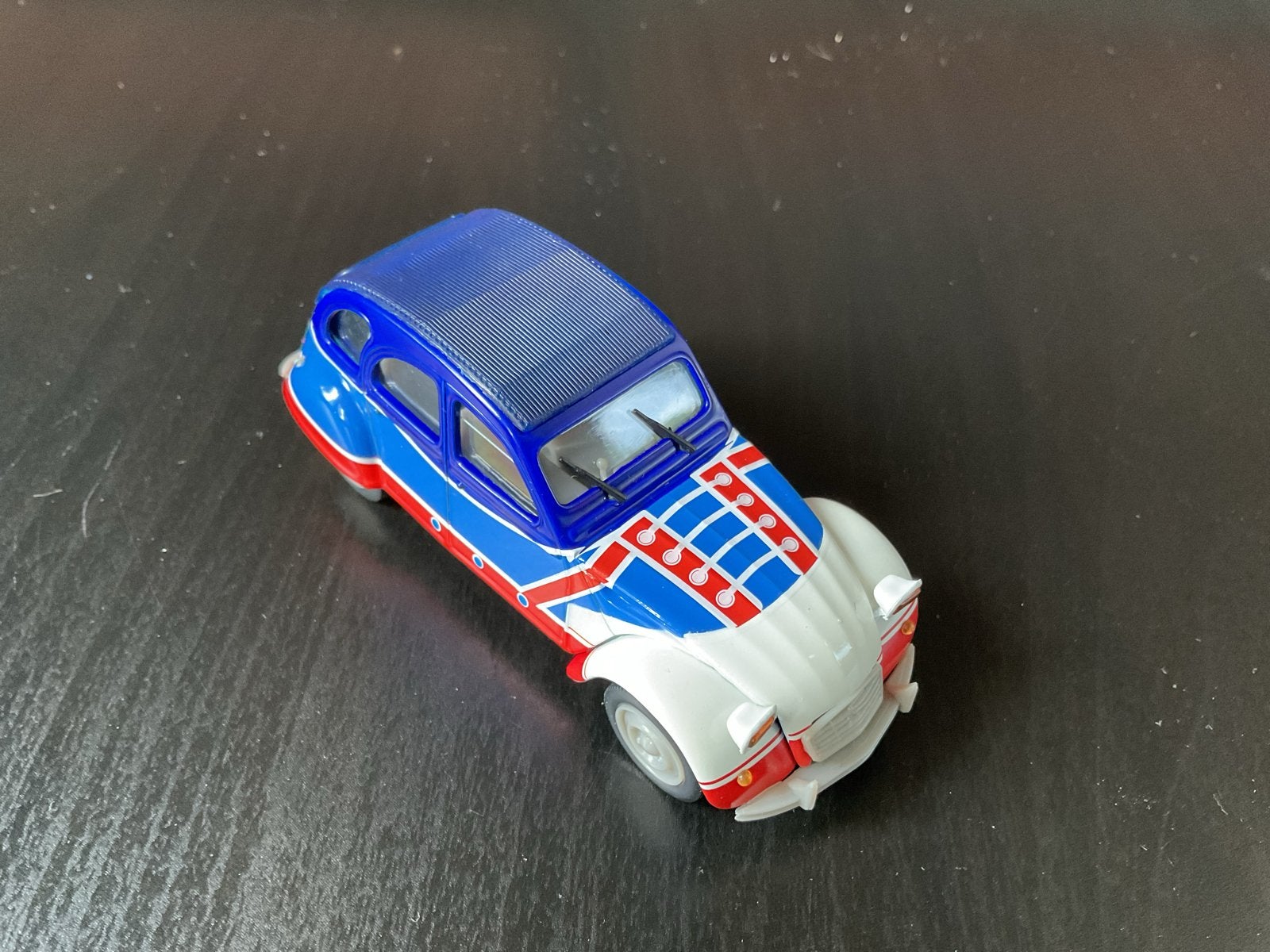 Norev, Hachette, Citroën 2CV modelauto - Blauw/Wit/Rood, Hobby en Vrije tijd, Ophalen of Verzenden, Gebruikt, Auto, Overige merken