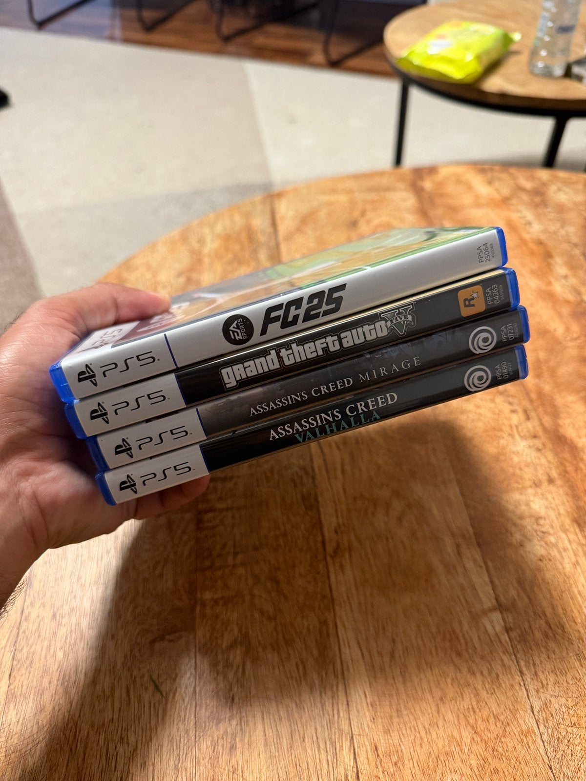 PS5 games – FC 25, GTA V, Assassin’s Creed Mirage & Valhalla, Spelcomputers en Games, Vanaf 18 jaar, 1 speler, Zo goed als nieuw