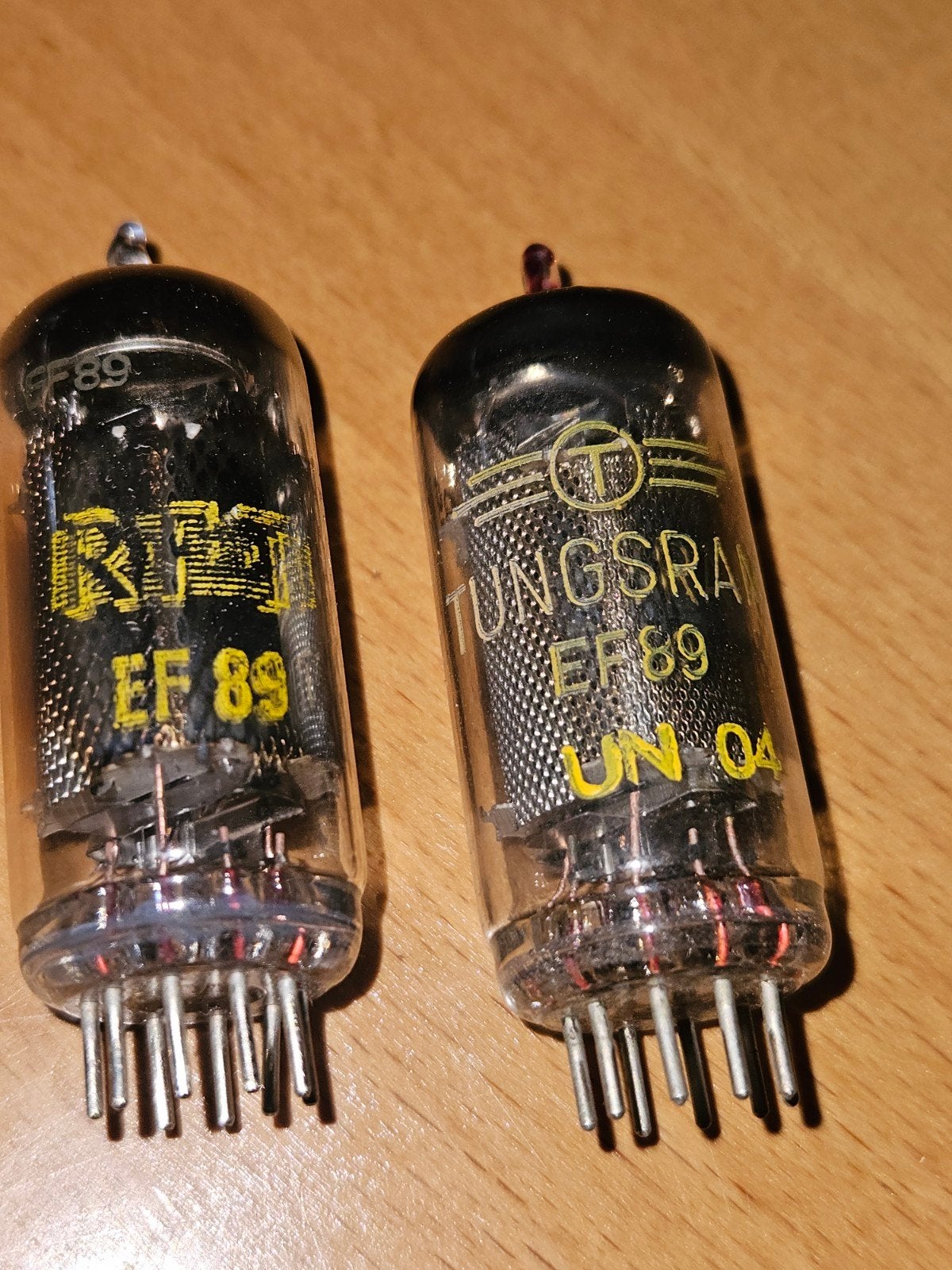 2x EF89 Tungsram en RTF buizen, Ophalen of Verzenden