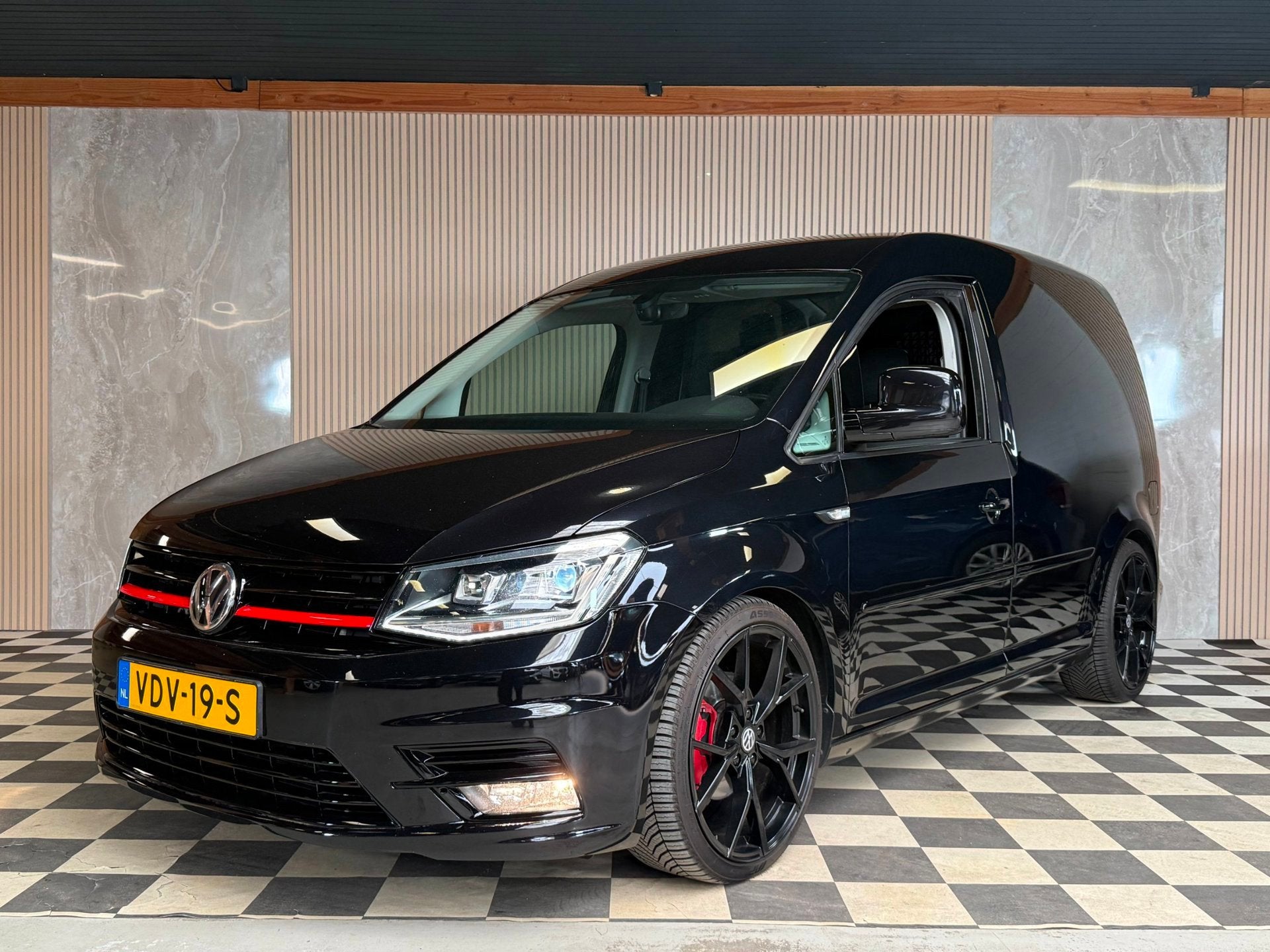 Volkswagen Caddy 2.0 TDI GTI 150PK L1H1 BMT Exclusive Editio, Auto's, Voorwielaandrijving, Gebruikt, Euro 6, Volkswagen