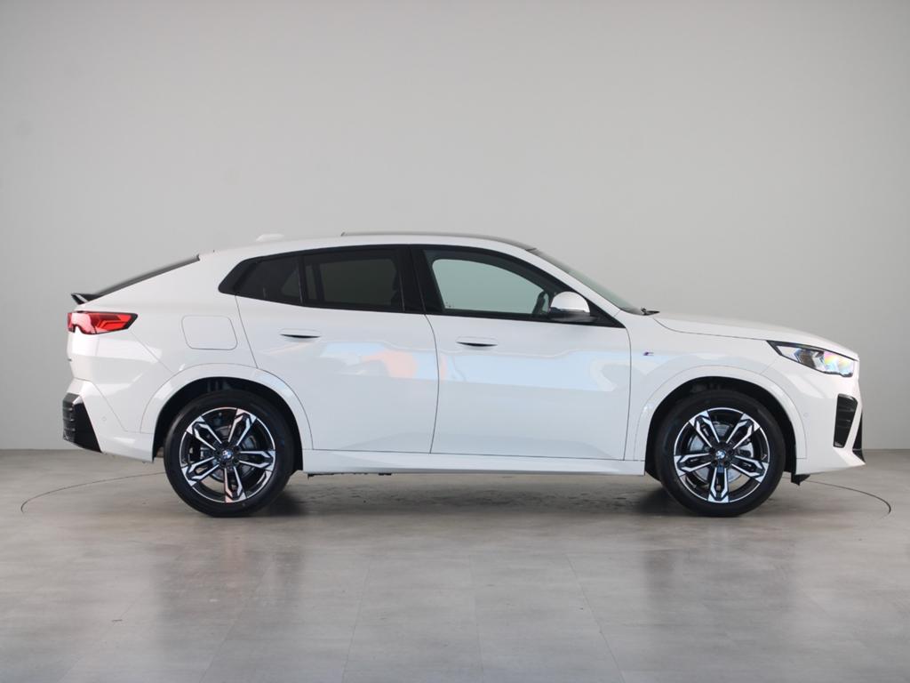 BMW X2 sDrive20i M-sport High Executive / Full Options, X2, 1800 kg, 156 pk, Wit
