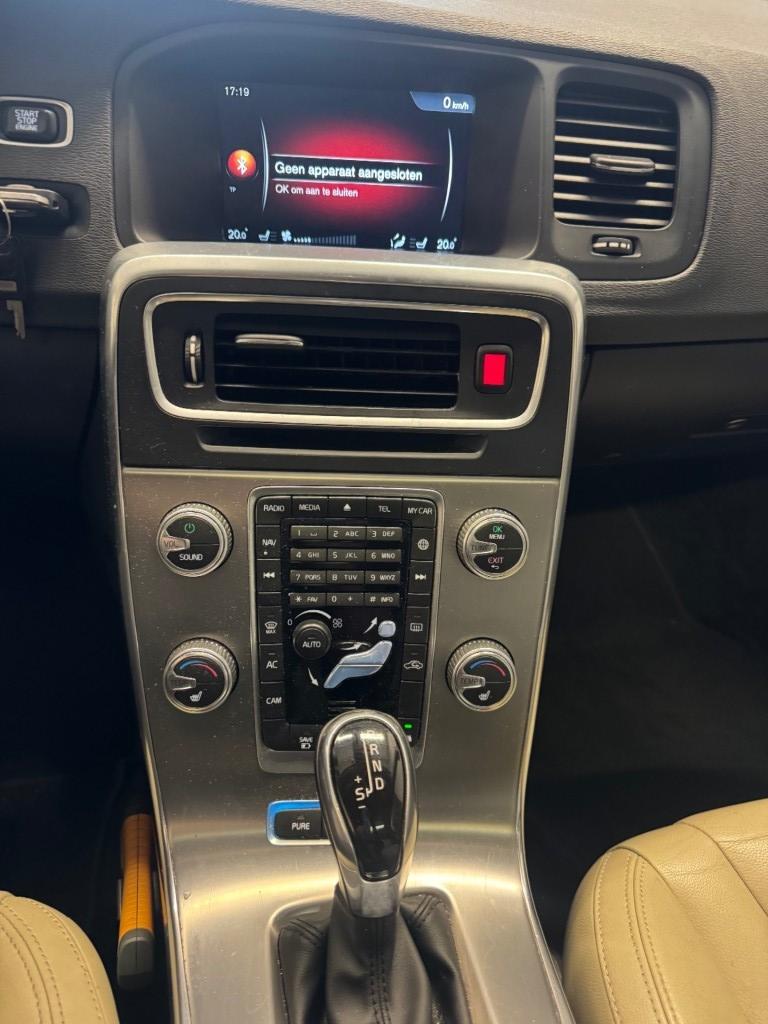 Volvo V60 2.4 D6 Twin Engine Summumn EURO 6 FULL OPTIONS, Automaat, Euro 6, Zwart, Vierwielaandrijving