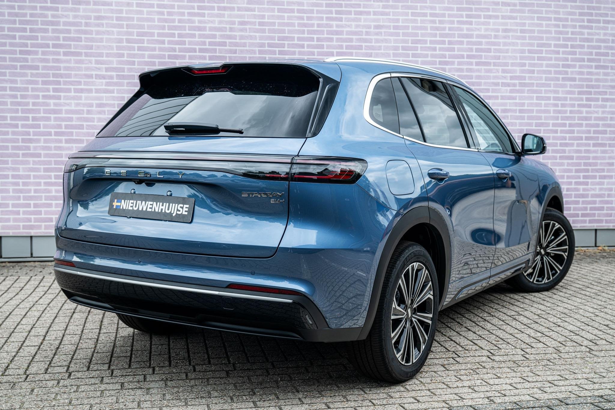 Geely Starray EM-i 1.5 Max+ | 136km Elektrisch bereik | Stoe, 12 maanden, Euro 6, 4 cilinders, Blauw