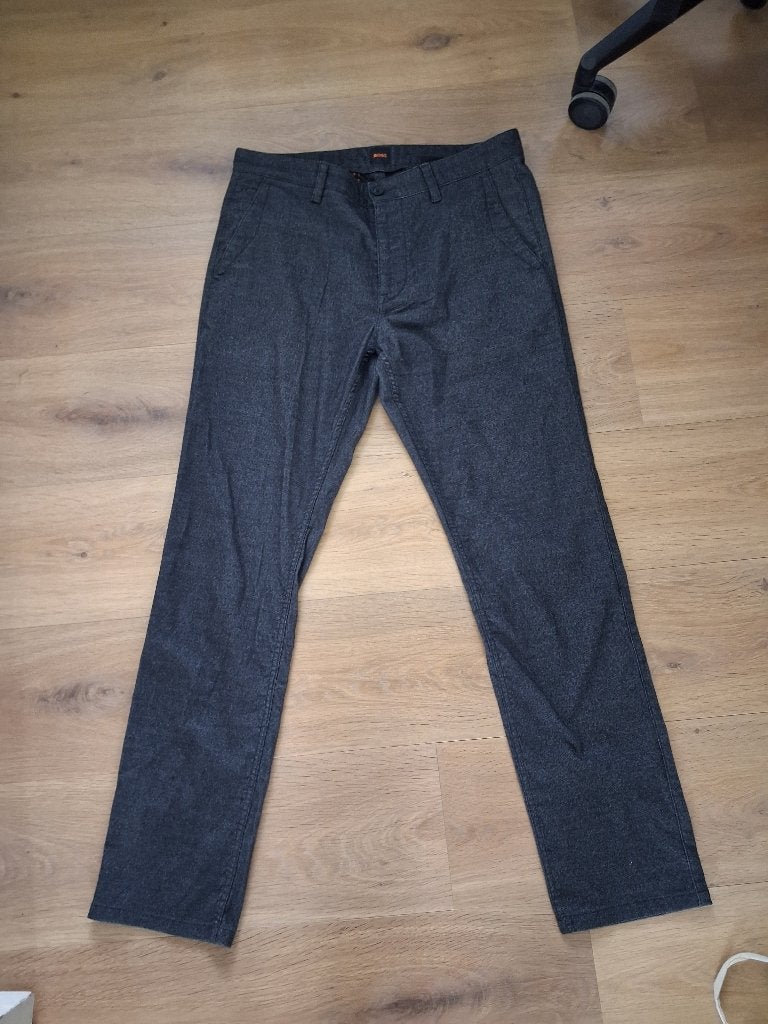 Hugo Boss Slim Fit Chino Grijs W33 L32, Overige maten, Ophalen of Verzenden, Zo goed als nieuw, Hugo Boss