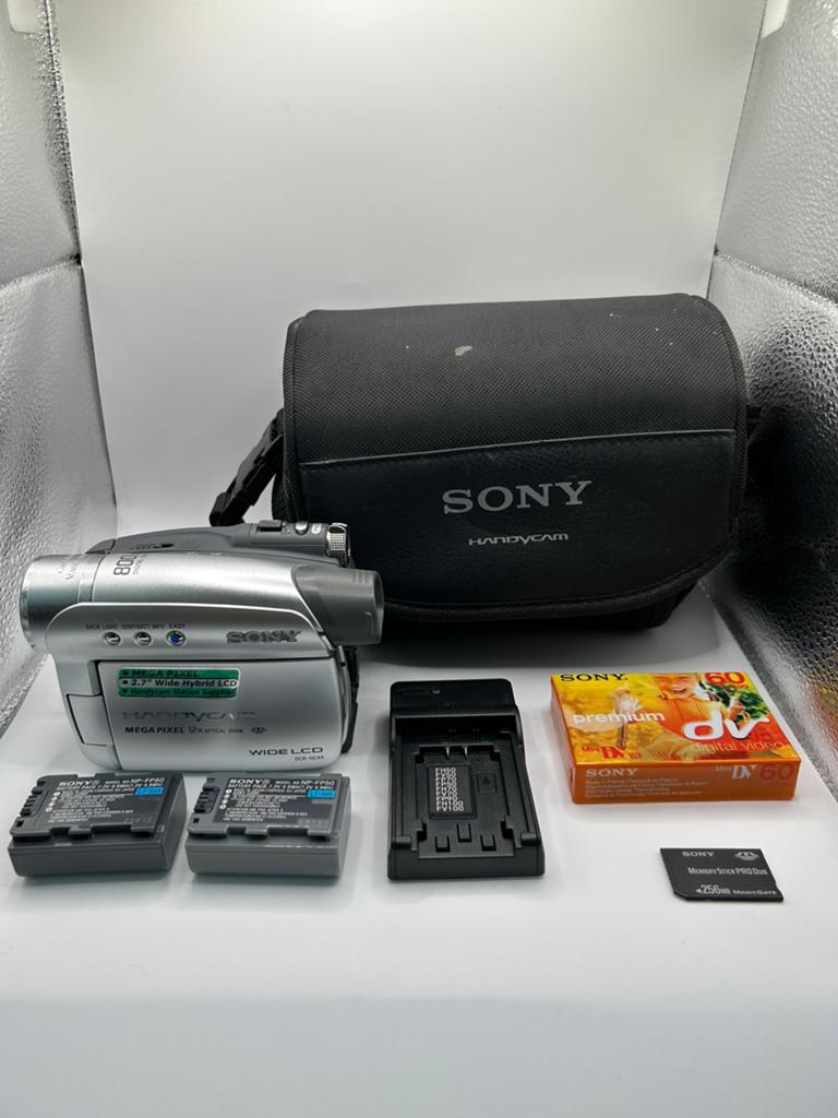 Sony Handycam DCR-HC44E met complete set accessoires, Audio, Tv en Foto, Videocamera's Digitaal, Mini dv, Gebruikt, Ophalen of Verzenden