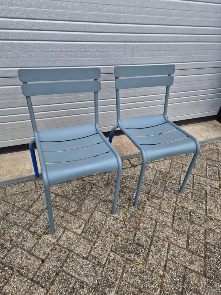 2x gebruikte fermob Luxembourg stoelen storm grijs Prijs p/s, Ophalen of Verzenden, Gebruikt, Kunststof