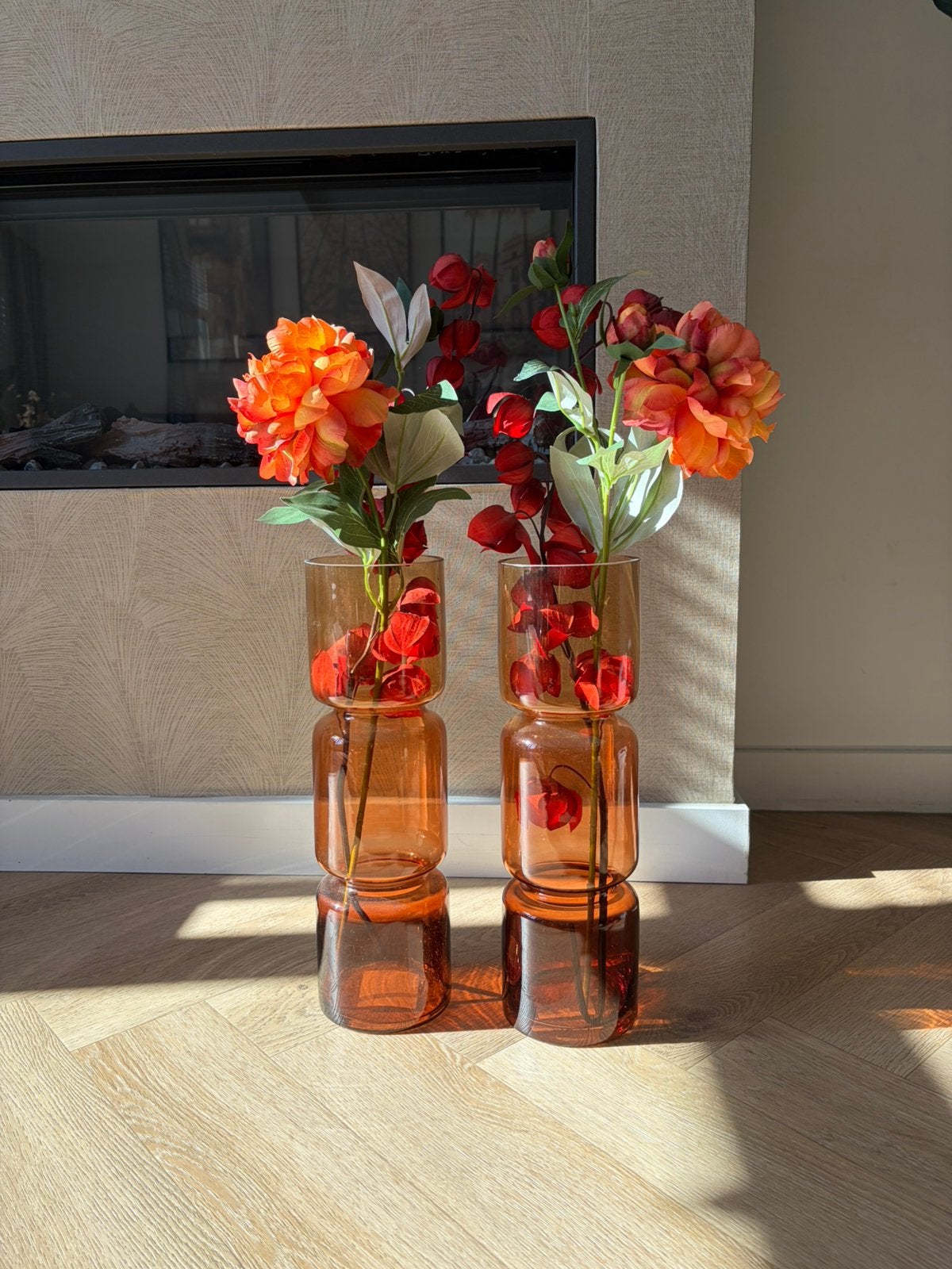 Vazen met zijden bloemen, Huis en Inrichting, Woonaccessoires | Zuilen en Pilaren, Ophalen, Zo goed als nieuw