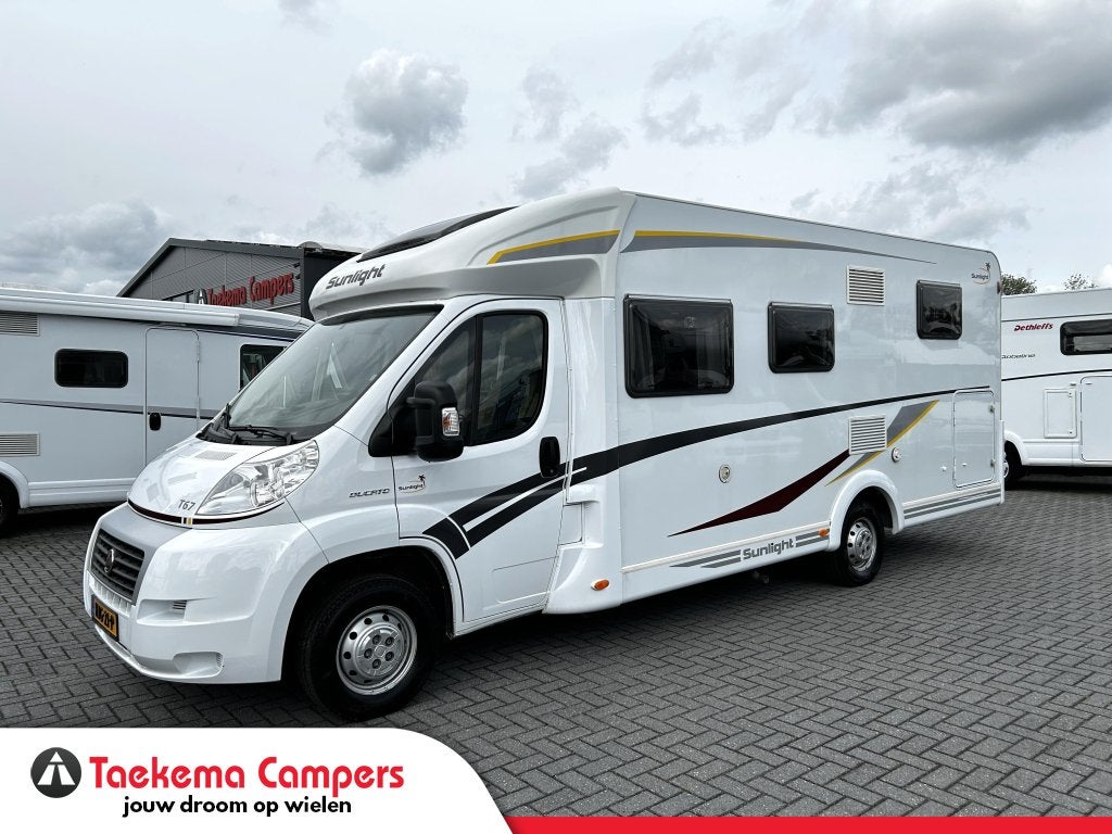Sunlight T67 Enkele-bedden/Automaat/Euro5/Trekhaak/2013/7.4m, Automaat, Sunlight, Fiat, 7 tot 8 meter