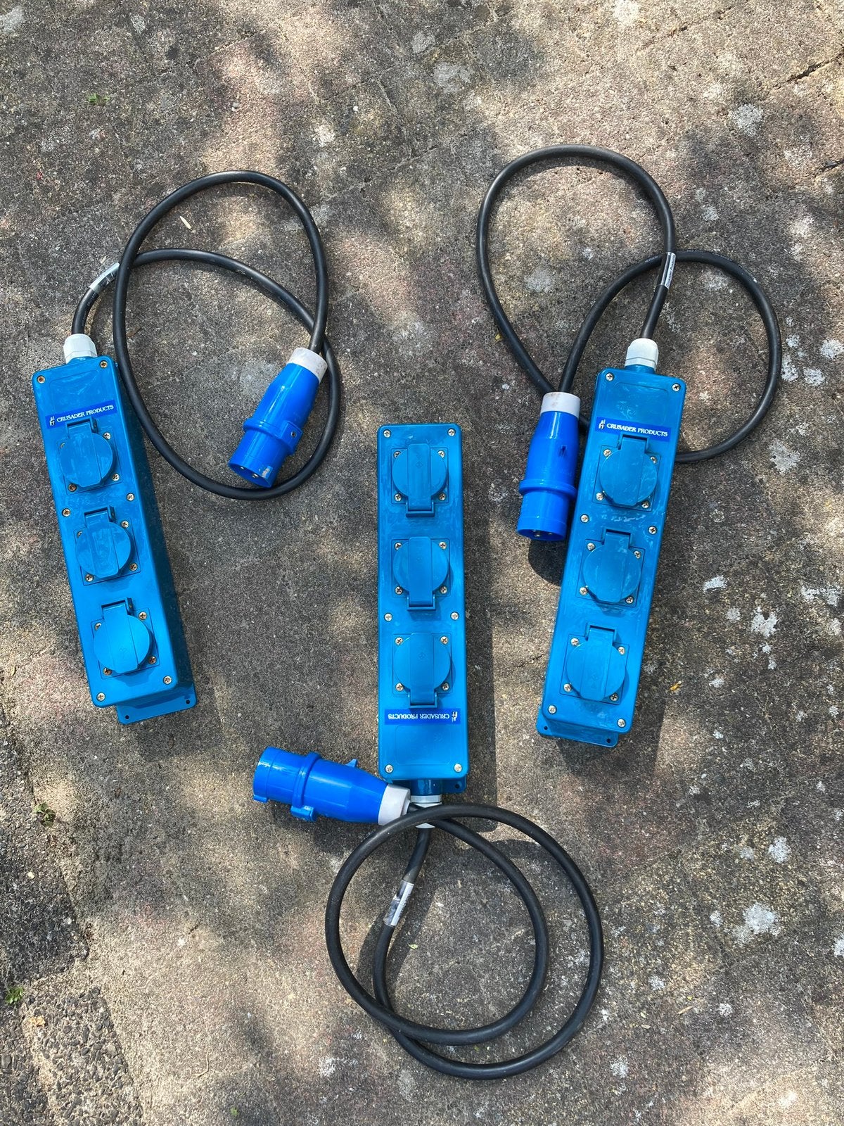 2x CEE stekkerdoos drievoudig 1,5 meter IP44, Ophalen, Zo goed als nieuw