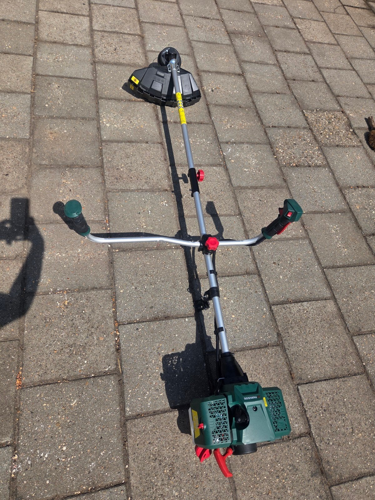 Parkside 2 in 1 Benzine Bosmaaier en Grastrimmer PBS 2 F6, Ophalen, Zo goed als nieuw, Parkside