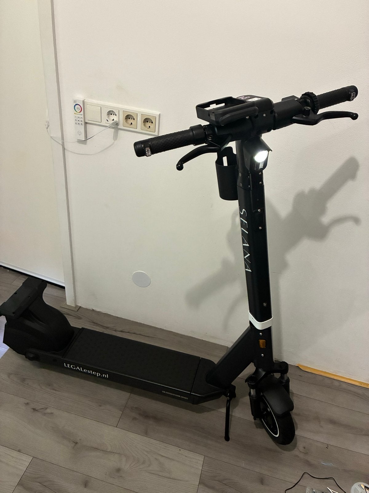 Selana Alpha E-Step Founders Edition nieuwstaat + kenteken, Fietsen en Brommers, Ophalen, Zo goed als nieuw, Elektrische step (E-scooter)