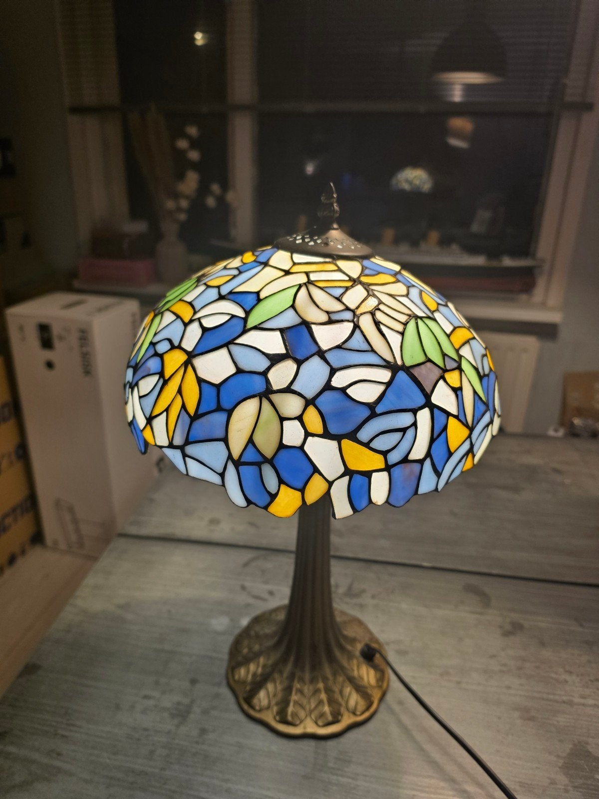 Prachtige Tiffany Tafellamp met Kleurrijk Glas-in-lood, Ophalen