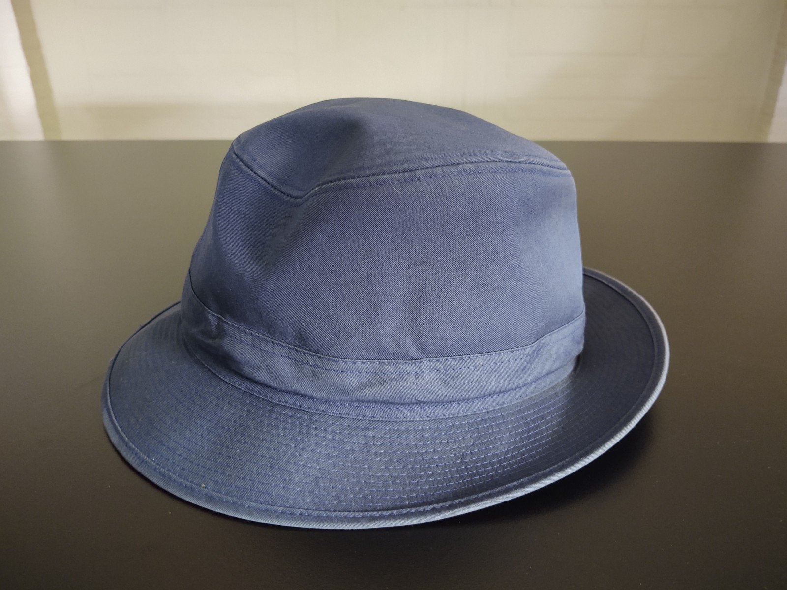 Hermès Donkerblauwe Fedora Hoed., Hermès, 60 cm (XL, 7½ inch) of meer, Hoed, Ophalen of Verzenden