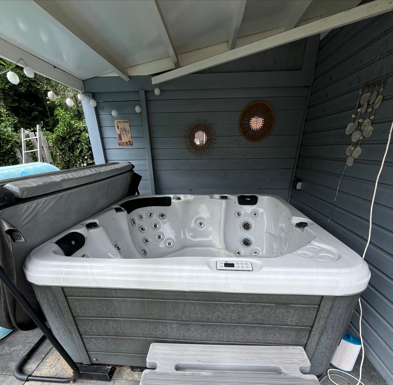 Luxe 5-persoons Passion Spa Jacuzzi – Incl Cover, Lift, Trap, Ophalen, Gebruikt, Afdekzeil, Vast