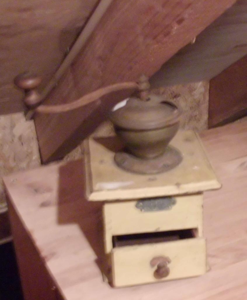 Antieke hout koffiemolen ., Ophalen of Verzenden