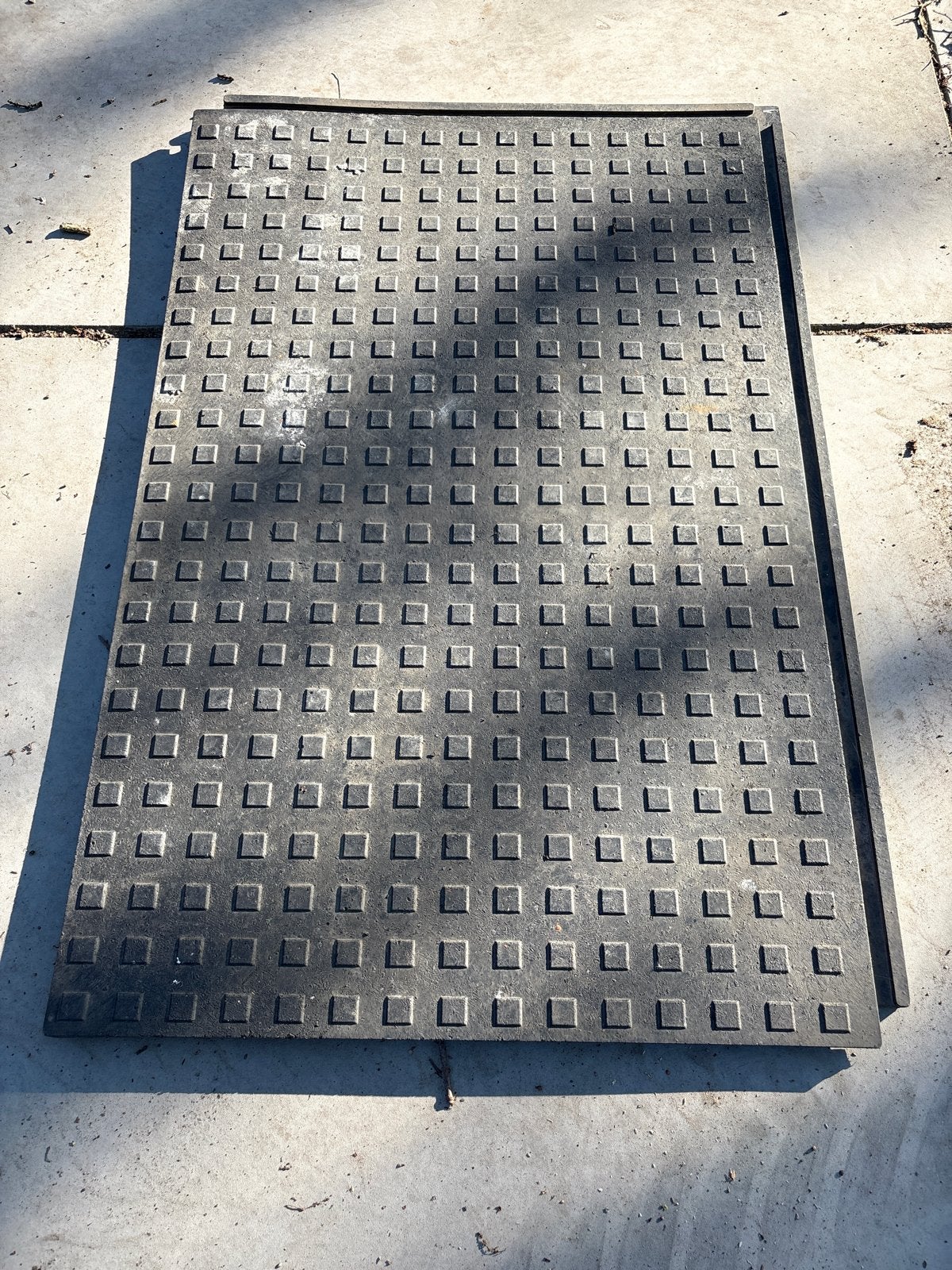 33x Robuuste kunststof platen/matten met antislip profiel, Ophalen, Gebruikt, Kunststof