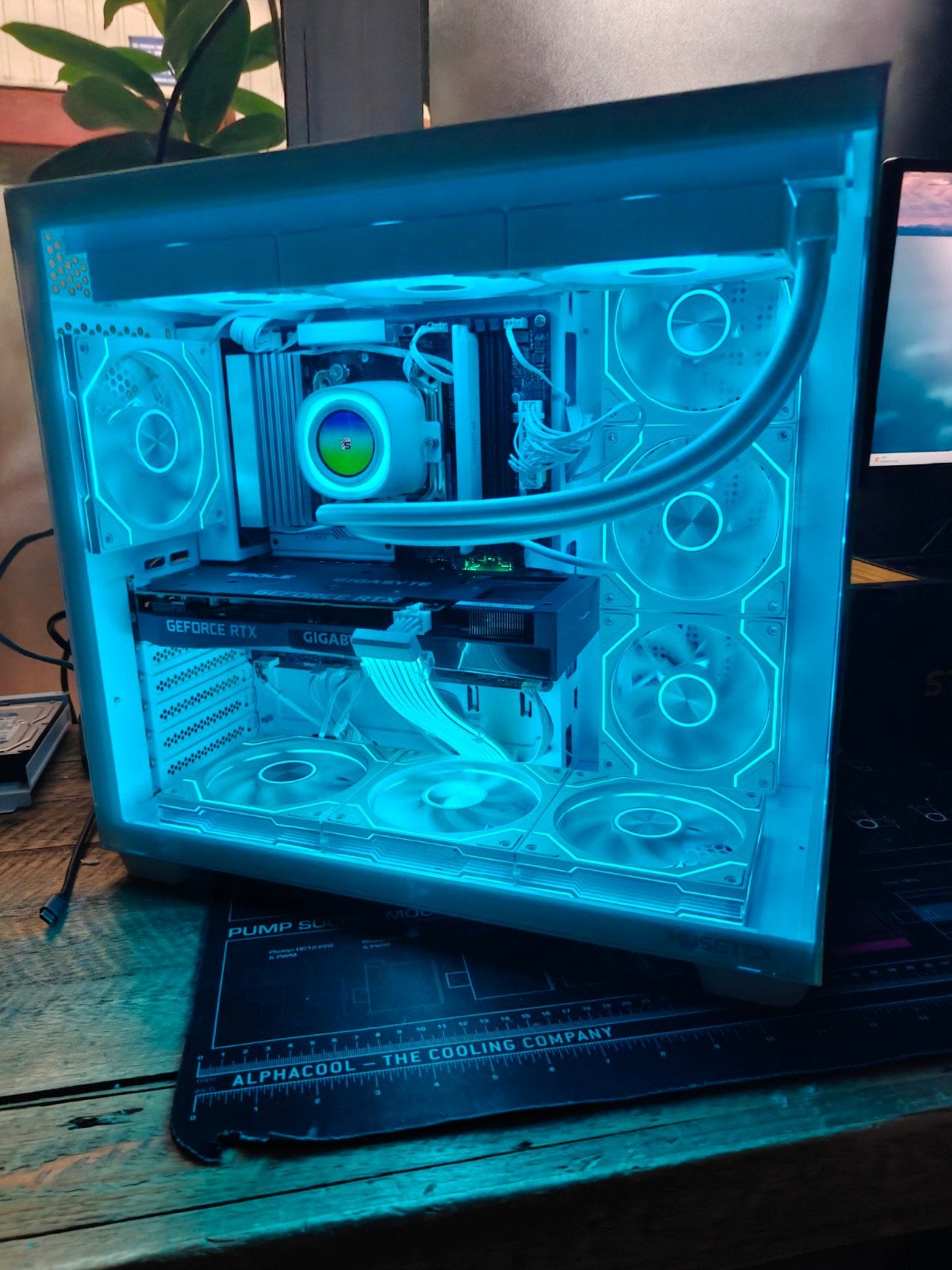 Foto 3 van game PC white Gaming PC’s | RTX 4070/5070 | X3D DDR5