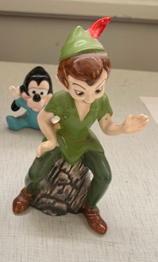 Beeldjes Peter Pan Disney Gemaakt van keramiek of porselein, Ophalen of Verzenden, Zo goed als nieuw