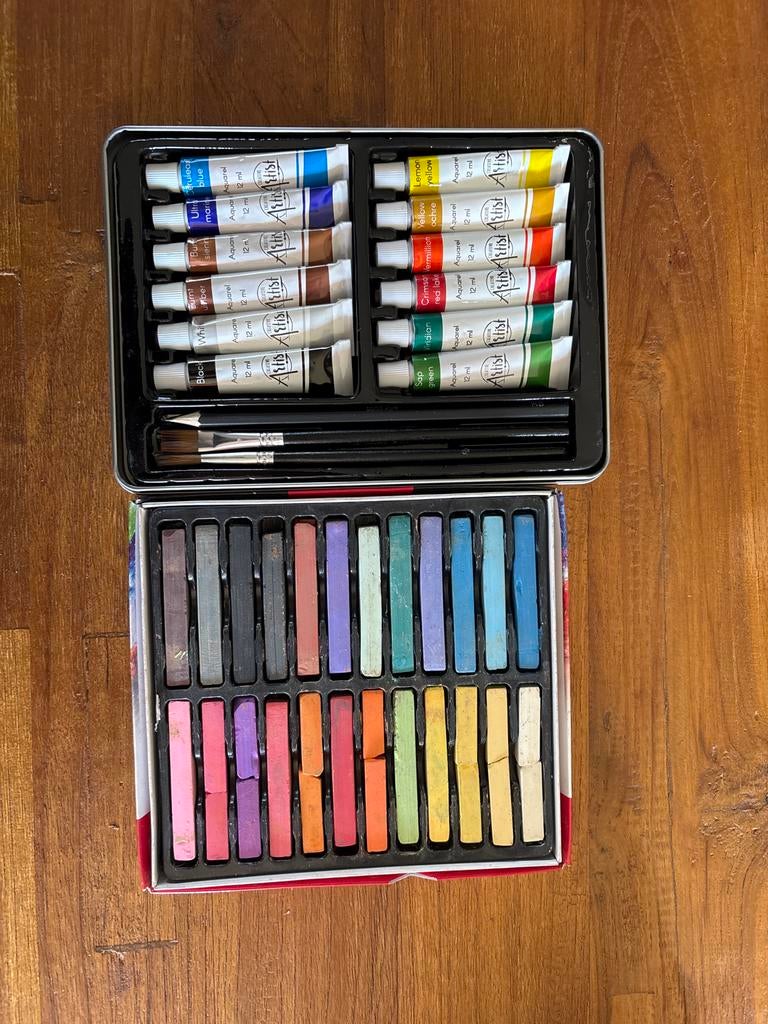 Schilderpakketje met aquarelverf en krijtjes, Hobby en Vrije tijd, Schilderen, Gebruikt, Waterverf, Ophalen of Verzenden