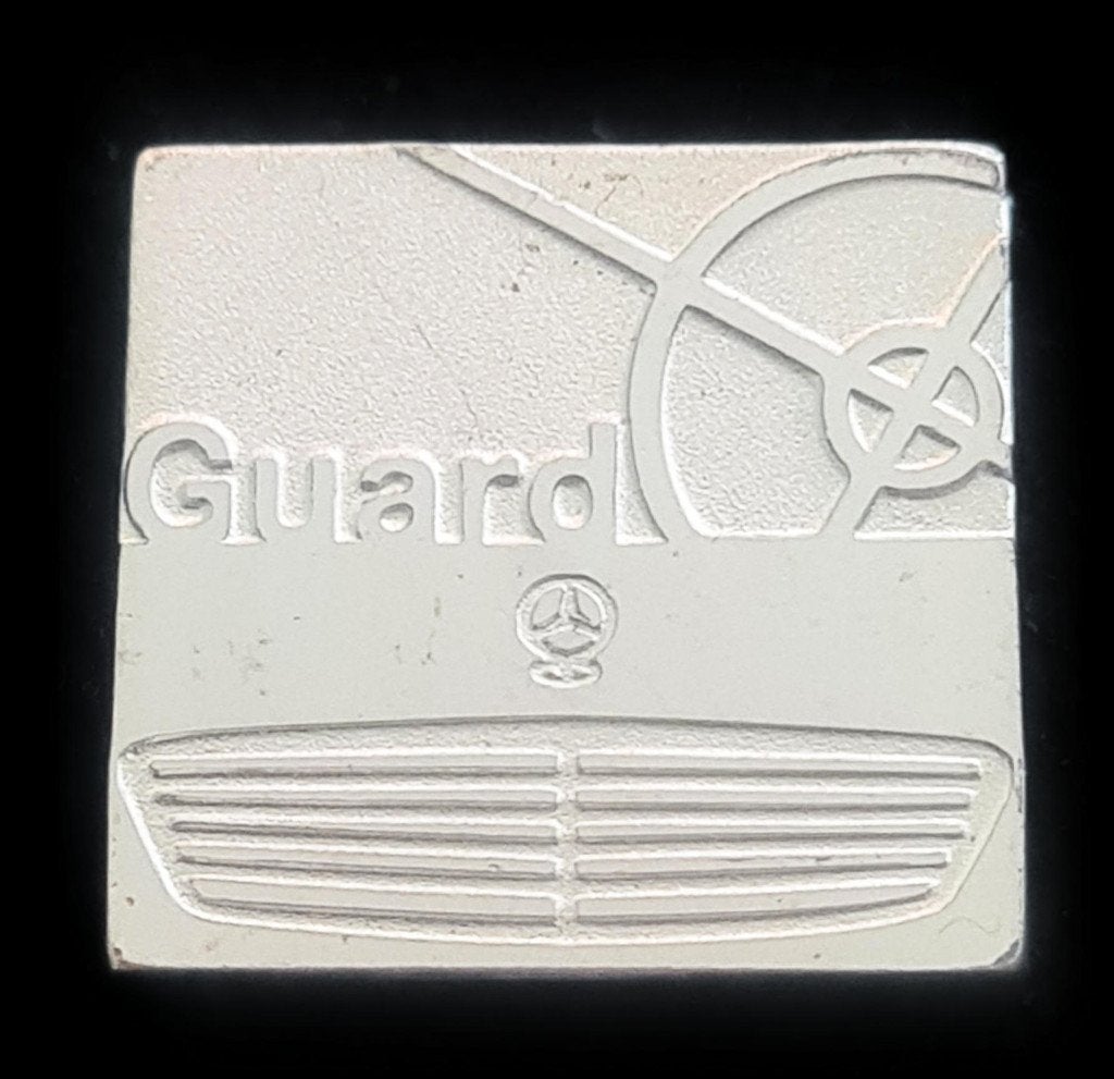 Mercedes Benz Guard pin- zilverkleur, Verzenden, Nieuw, Transport, Speldje of Pin