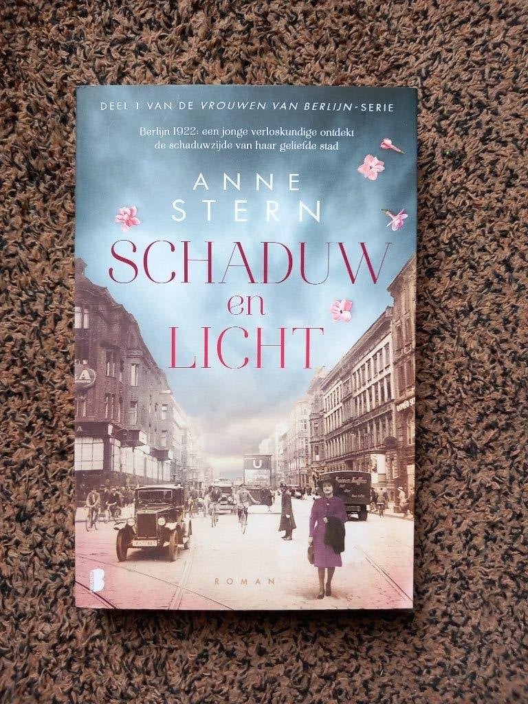 Anne Stern - Schaduw en Licht Deel 1 Vrouwen van Berlijn, Ophalen of Verzenden, Nieuw