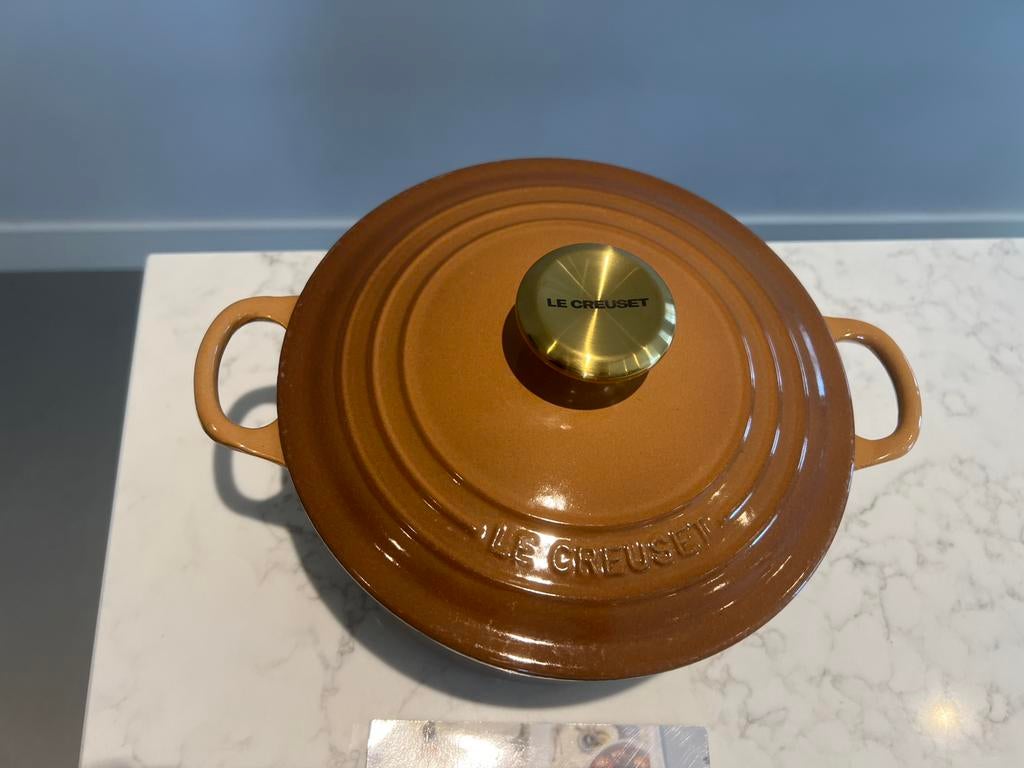 Le Creuset braadpan 22 cm Noisette gietijzer, Le creuset, Gietijzer, Ophalen of Verzenden, Zo goed als nieuw