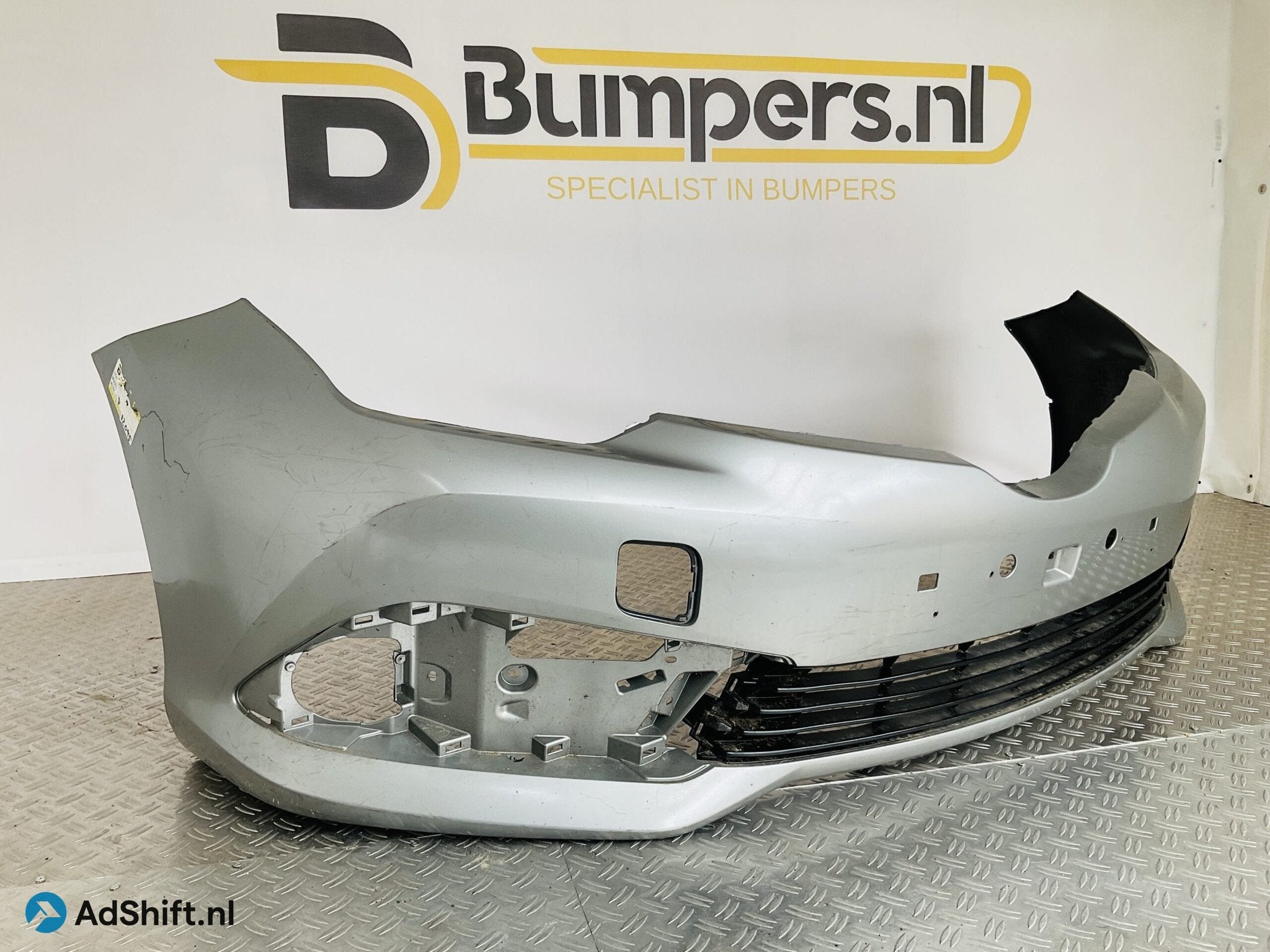 BUMPER Toyota Auris 2016-2021 52119-02k40 VOORBUMPER 2-D3-13, Auto-onderdelen, Bumper
