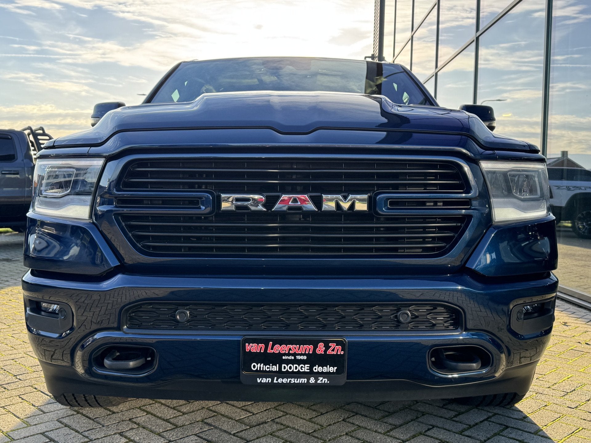 Dodge Ram 1500 Laramie Sport | Alpine | Wireless Apple Carpl, Auto's, Dodge, Automaat, Gebruikt, 5654 cc, Blauw