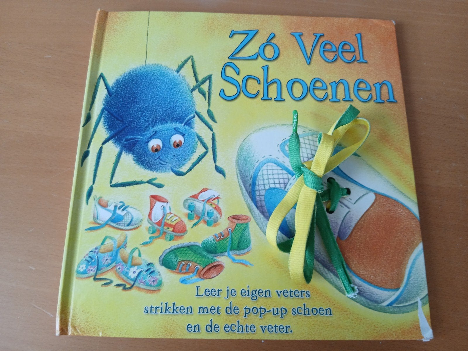 Zó Veel Schoenen - Leer je veters strikken, 3 tot 4 jaar, Ophalen of Verzenden, Zo goed als nieuw, Uitklap-, Voel- of Ontdekboek