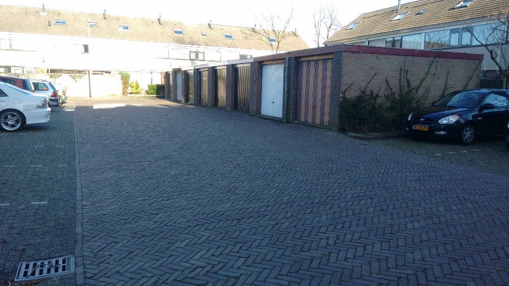 Te huur: Ruime garagebox in Leiderdorp (Langedijkdreef 5)