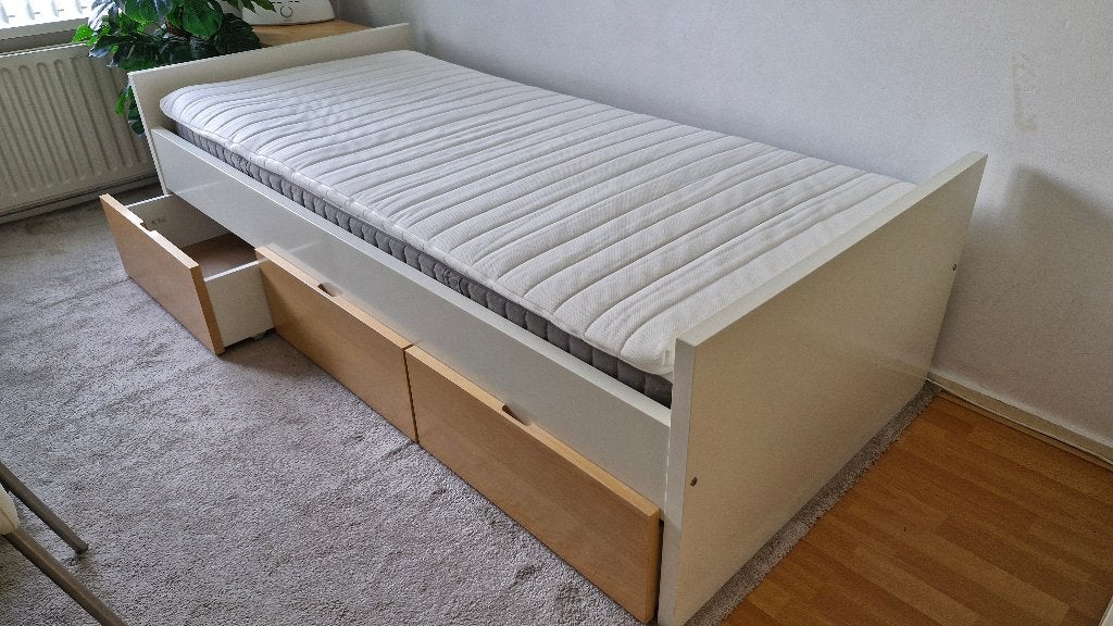 Ikea 1-persoonsbed, Huis en Inrichting, Ophalen, Eenpersoons, Modern / strak, Hout