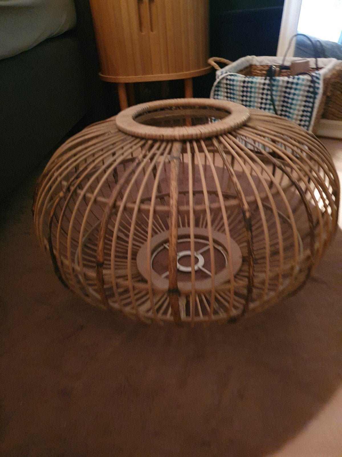 Rotan hanglamp, Huis en Inrichting, Lampen | Lampenkappen, Ophalen, Rond, Zo goed als nieuw, Bruin