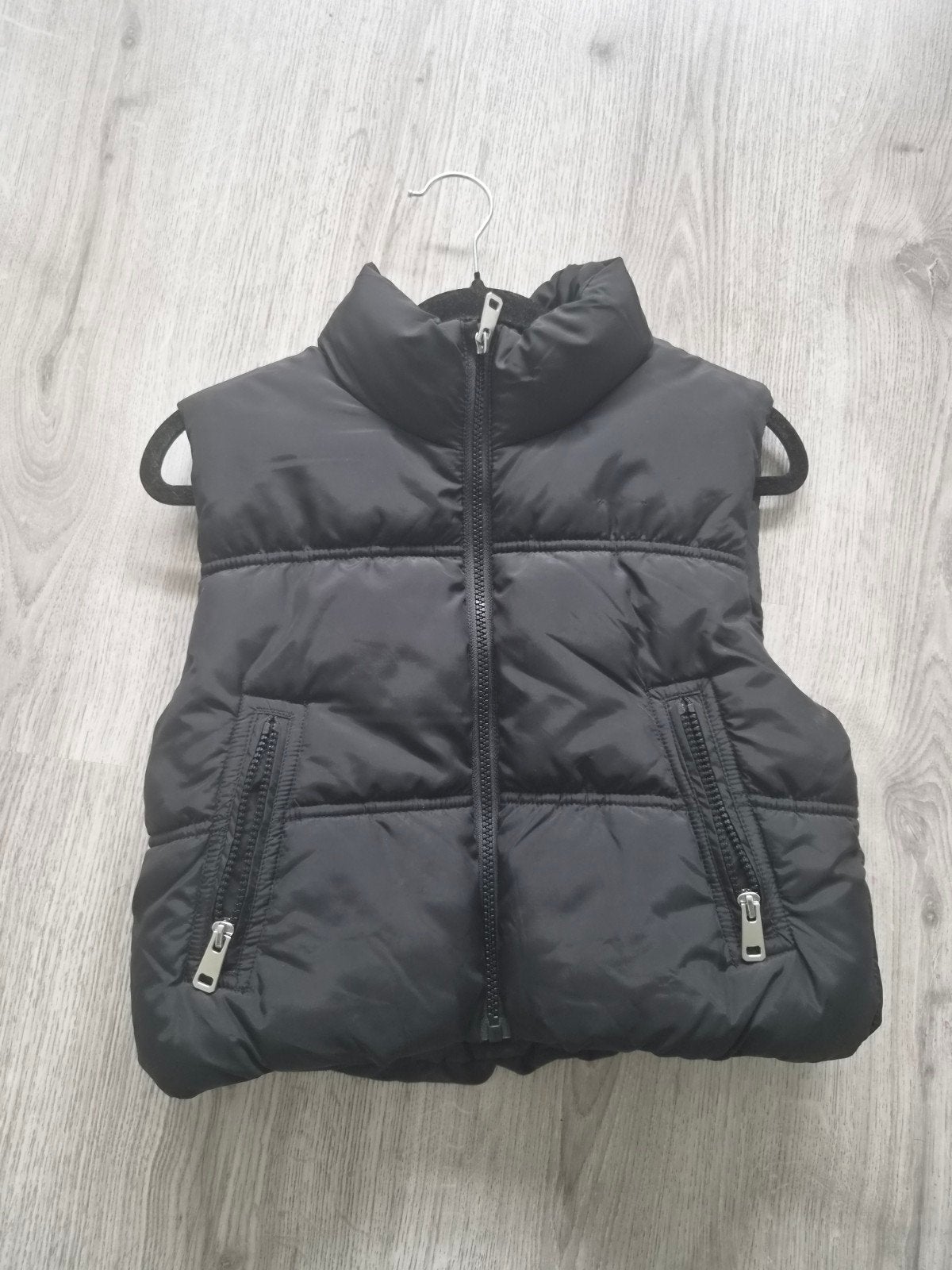 H&M Zwarte Bodywarmer voor Kinderen - Maat 134/140, Kinderen en Baby's, Jongen of Meisje, H&M, Ophalen of Verzenden, Zo goed als nieuw