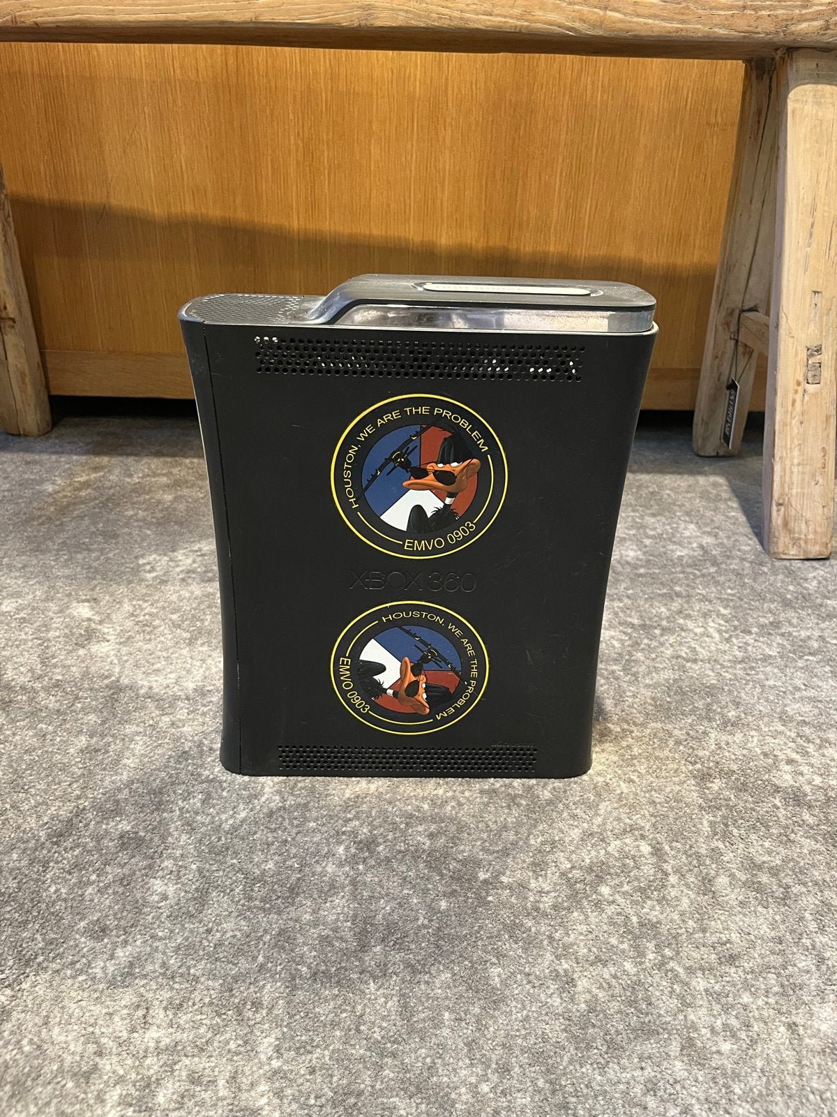 Xbox 360 E - Console met stickers, Spelcomputers en Games, Ophalen of Verzenden, Zo goed als nieuw, Zonder controller, 360 E