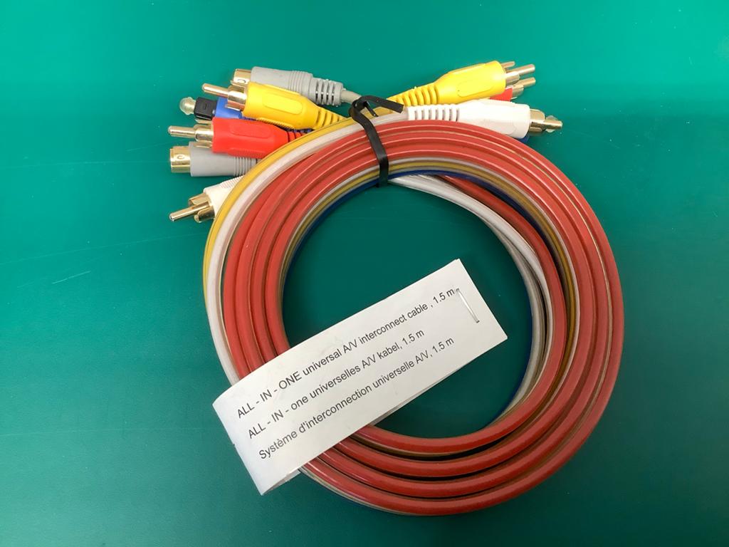 ALL-IN-ONE universele A/V interconnect kabel, 1.5 m, Ophalen of Verzenden, Gebruikt, Minder dan 2 meter, Overige kabels