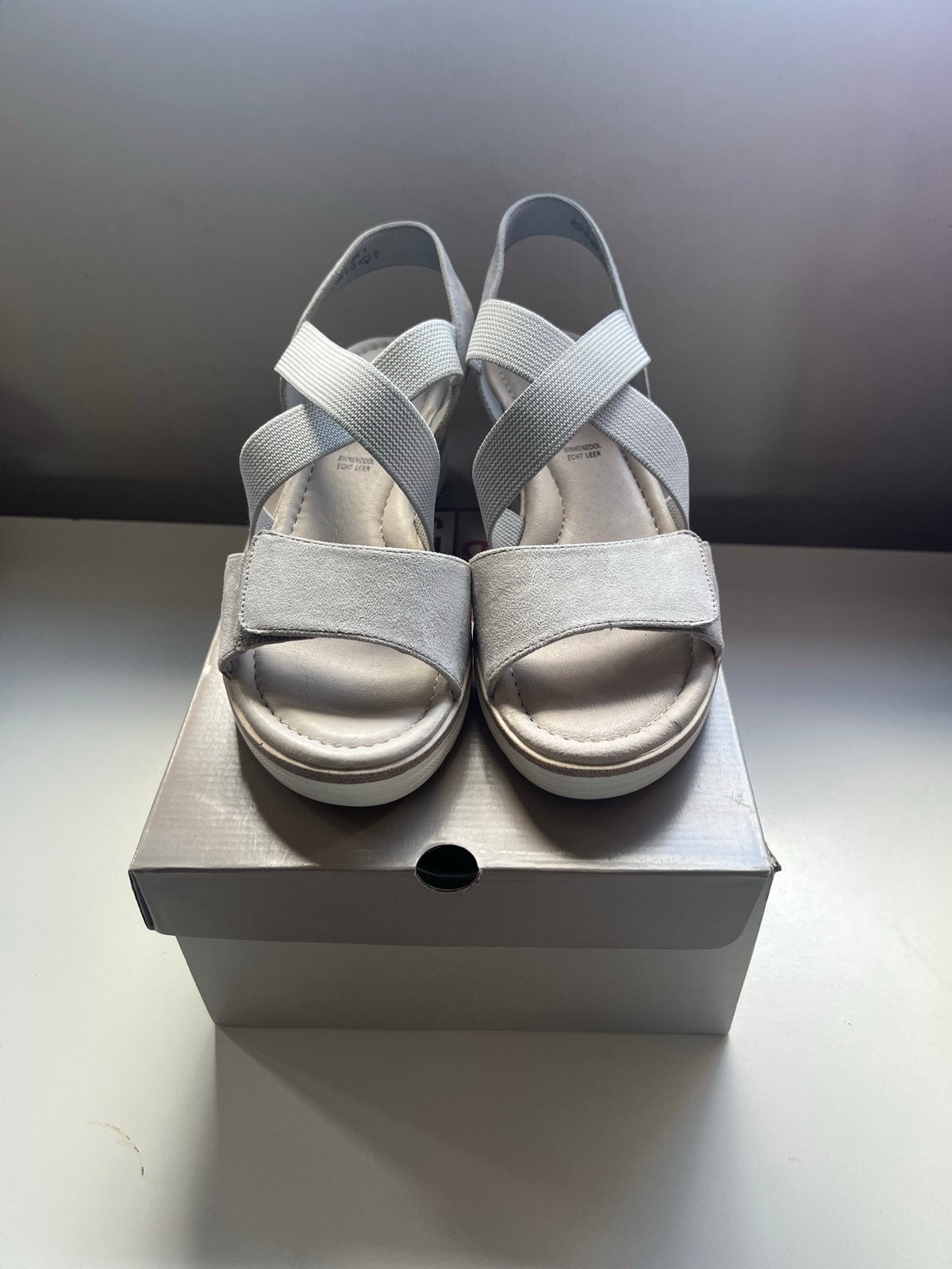 Prachtige sandalen, Nieuw, Grijs, Sandalen of Muiltjes, Ophalen of Verzenden