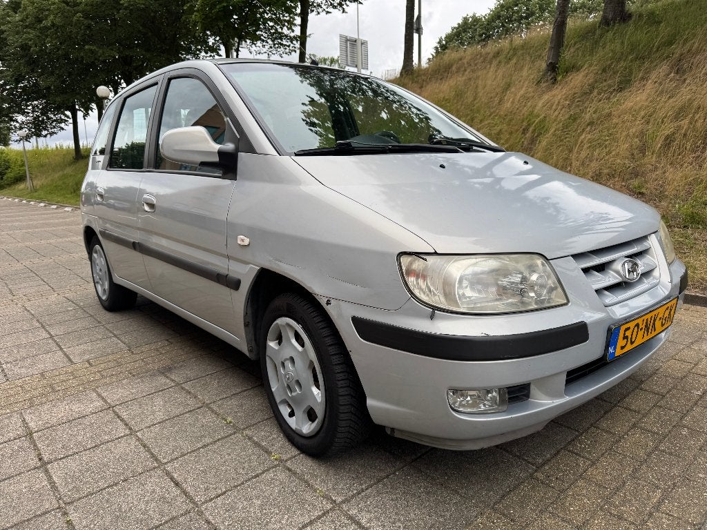 Hyundai Matrix 1.8 I GLS AUT 2003 Grijs APK AIRCO, Auto's, Hyundai, Matrix, Stof, 4 cilinders, 122 pk