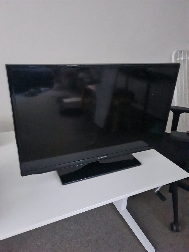 Samsung TV 32 inch (LCD/LED) met voet – In goede staat!, Ophalen, 50 Hz, 80 tot 100 cm, Samsung