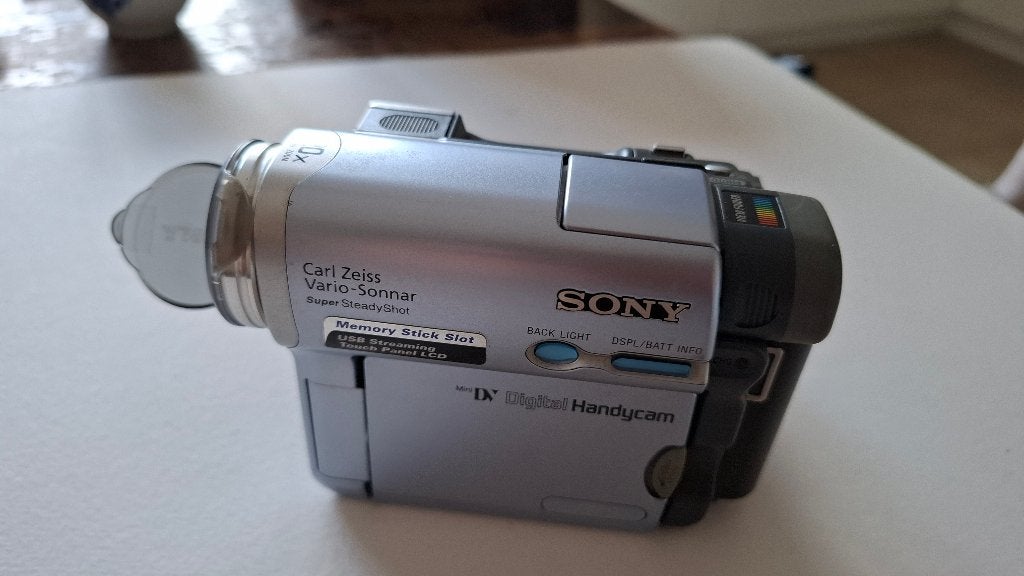Sony Handycam DCR TRV/22E, Audio, Tv en Foto, Videocamera's Digitaal, Ophalen of Verzenden, Zo goed als nieuw, Sony, 20x of meer