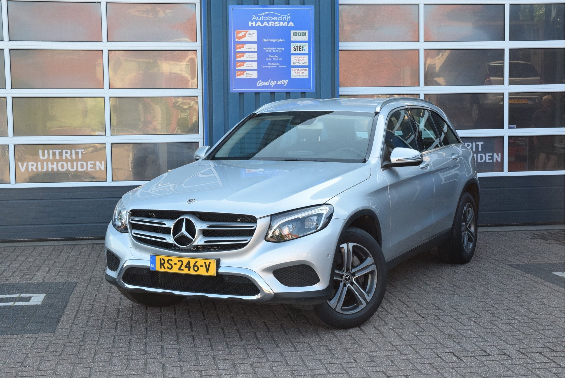 Mercedes-Benz GLC 250 4MATIC Premium Trekhaak Navi Automaat, Auto's, Automaat, Dealer onderhouden, Gebruikt, 4 cilinders