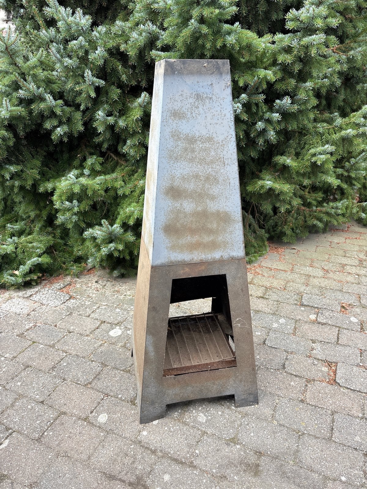 Robuuste buitenhaard 50x50x132 cm om hout te branden., Ophalen, Gebruikt