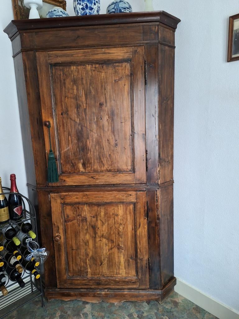 Antieke hoekkast, Antiek en Kunst, Ophalen of Verzenden
