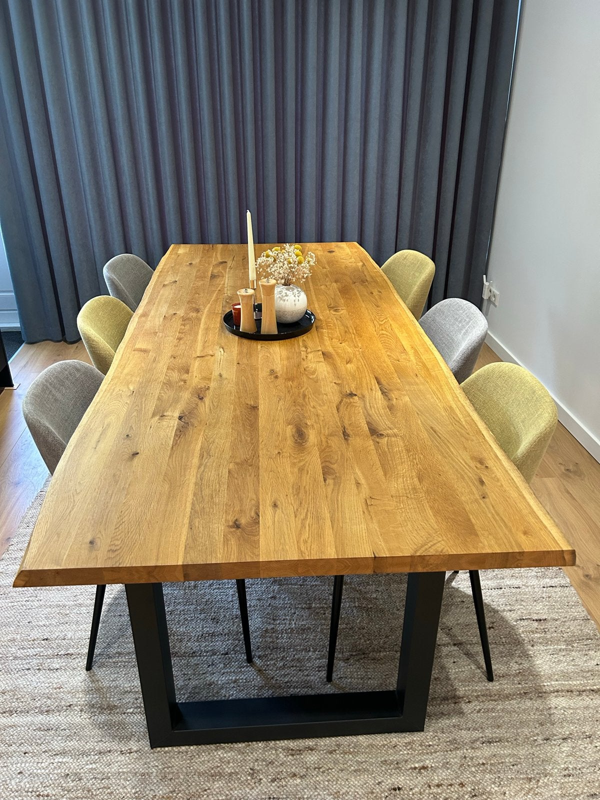 Eiken eettafel met metalen onderstel, Eikenhout, 200 cm of meer, Zo goed als nieuw, Vier personen