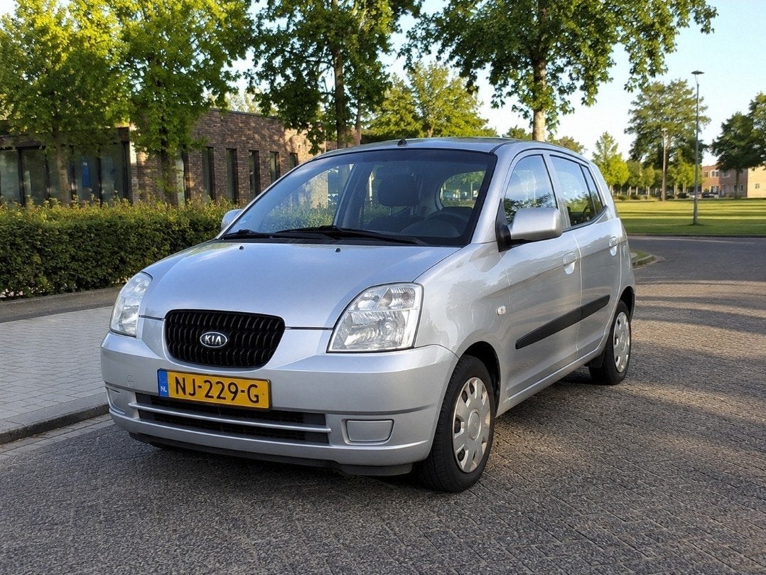 Kia KIA 2005 Grijs, 65 pk, 836 kg, 400 kg, 19 km/l