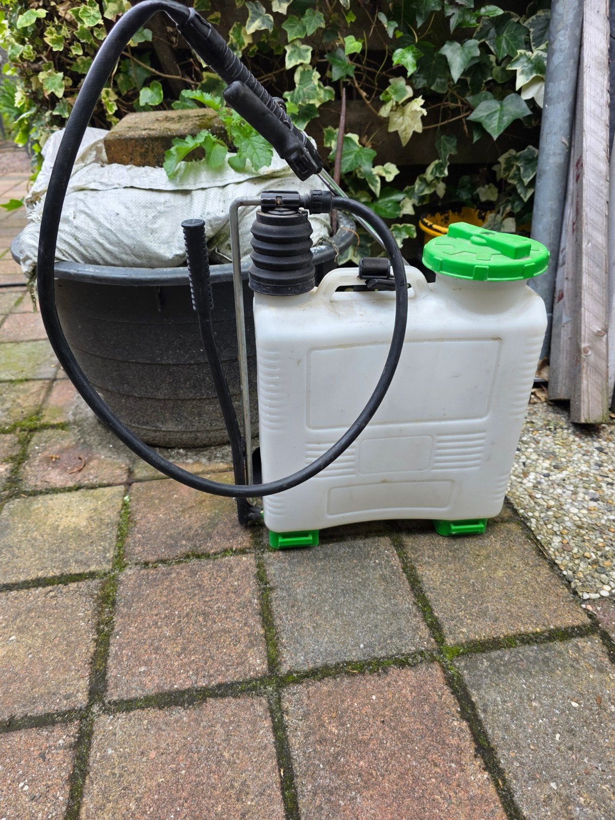 Rugspuit - Handige drukspuit voor tuin en gewassen, Ophalen of Verzenden, Gebruikt, Nevelsproeier