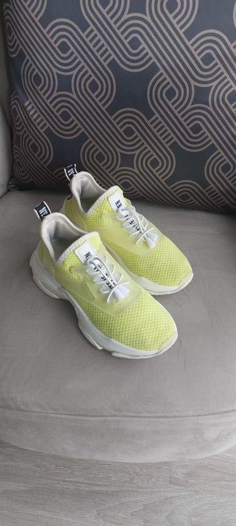 Zomerse sneakers van Steve Madden. Fluorgeel. Maat 37., Geel, Steve Madden, Ophalen of Verzenden, Sneakers of Gympen