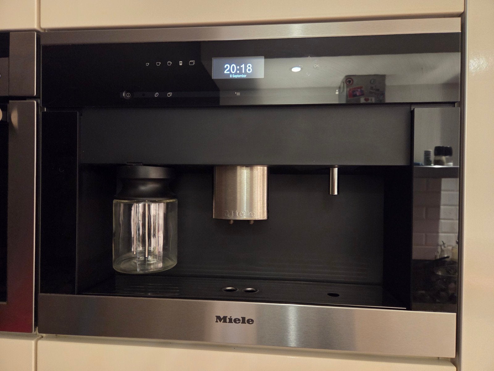 Miele CVA6401 Koffiemachine - Residubakje gerepareerd, Ophalen, Gebruikt, Koffiemachine, Koffiebonen