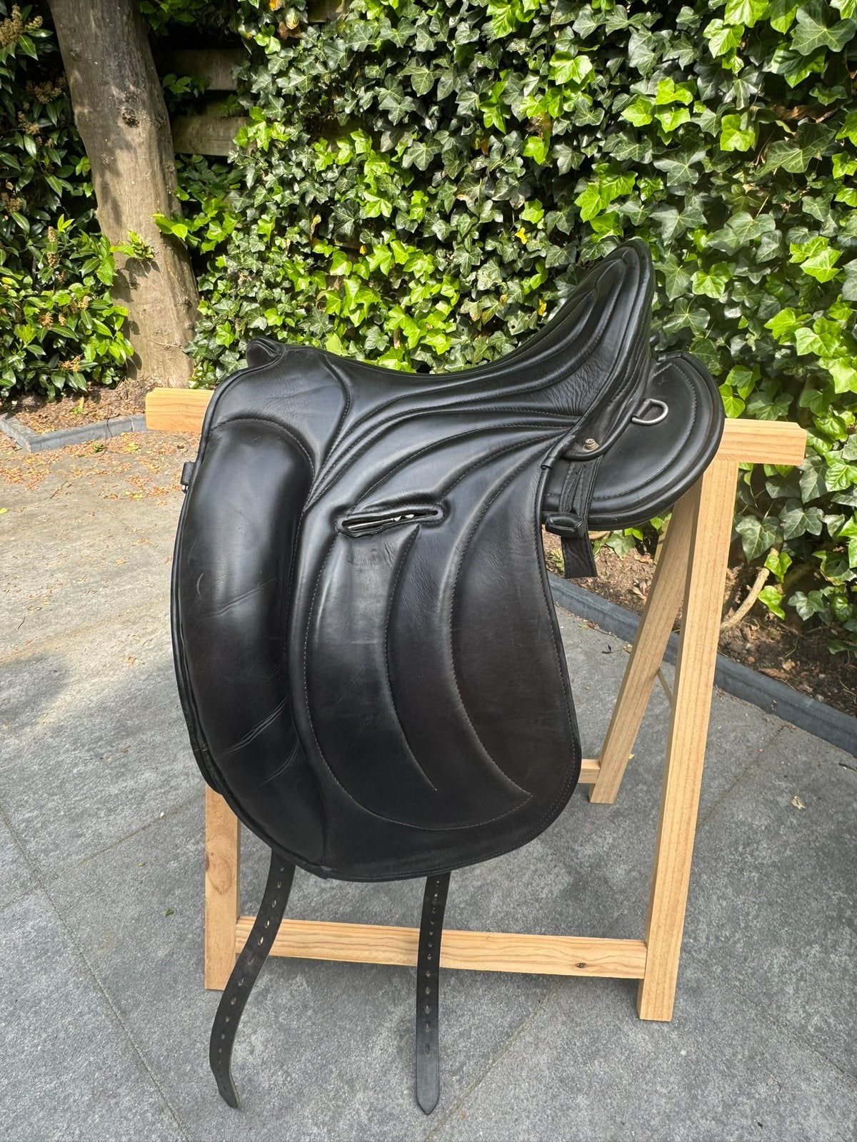 SIGNUM dressuurzadel 17,5” zeer geschikt voor brede paarden, Ophalen, L (17.5 inch), Dressuur, Overige merken
