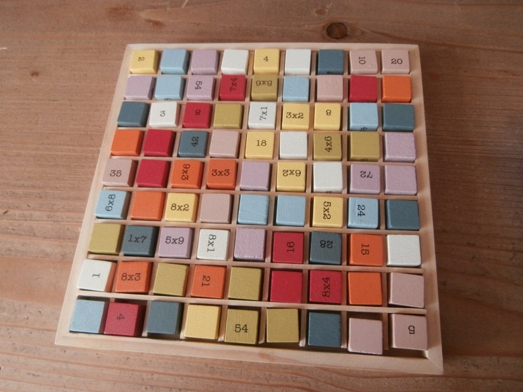 houten spel om tafels en rekenen leren leg de blokjes op rij, Ophalen of Verzenden, Zo goed als nieuw, Taal en Lezen